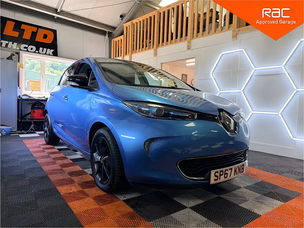 Used 2017 Renault Zoe Dynamique Nav Blue - Front View