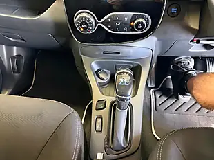 Used 2017 Renault Zoe Dynamique Nav Blue - Interior and Exterior details 15