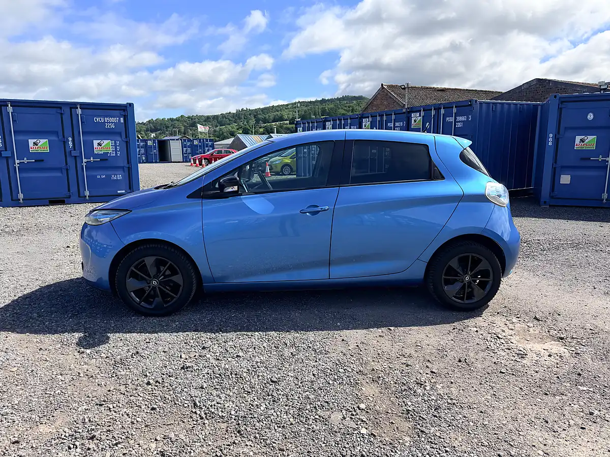 Used 2017 Renault Zoe Dynamique Nav Blue - Interior and Exterior details 19