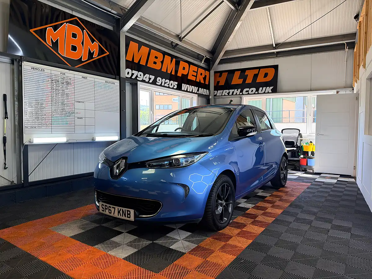 Used 2017 Renault Zoe Dynamique Nav Blue - Interior and Exterior details 3