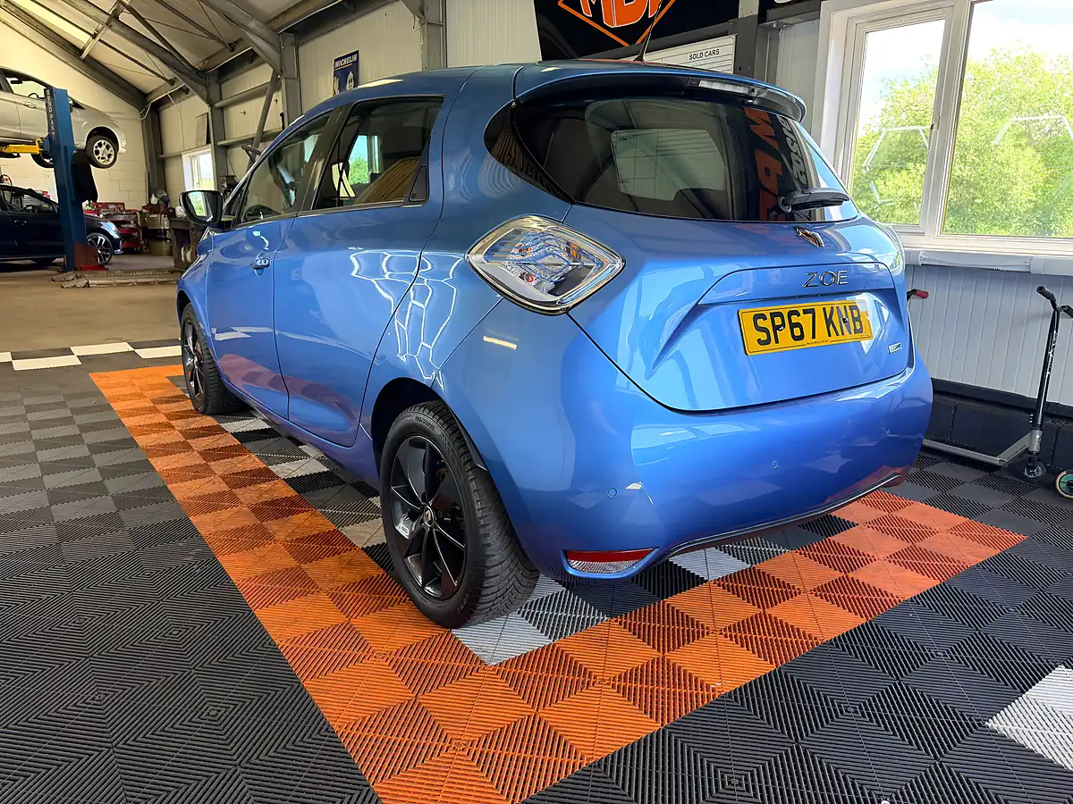 Used 2017 Renault Zoe Dynamique Nav Blue - Interior and Exterior details 4