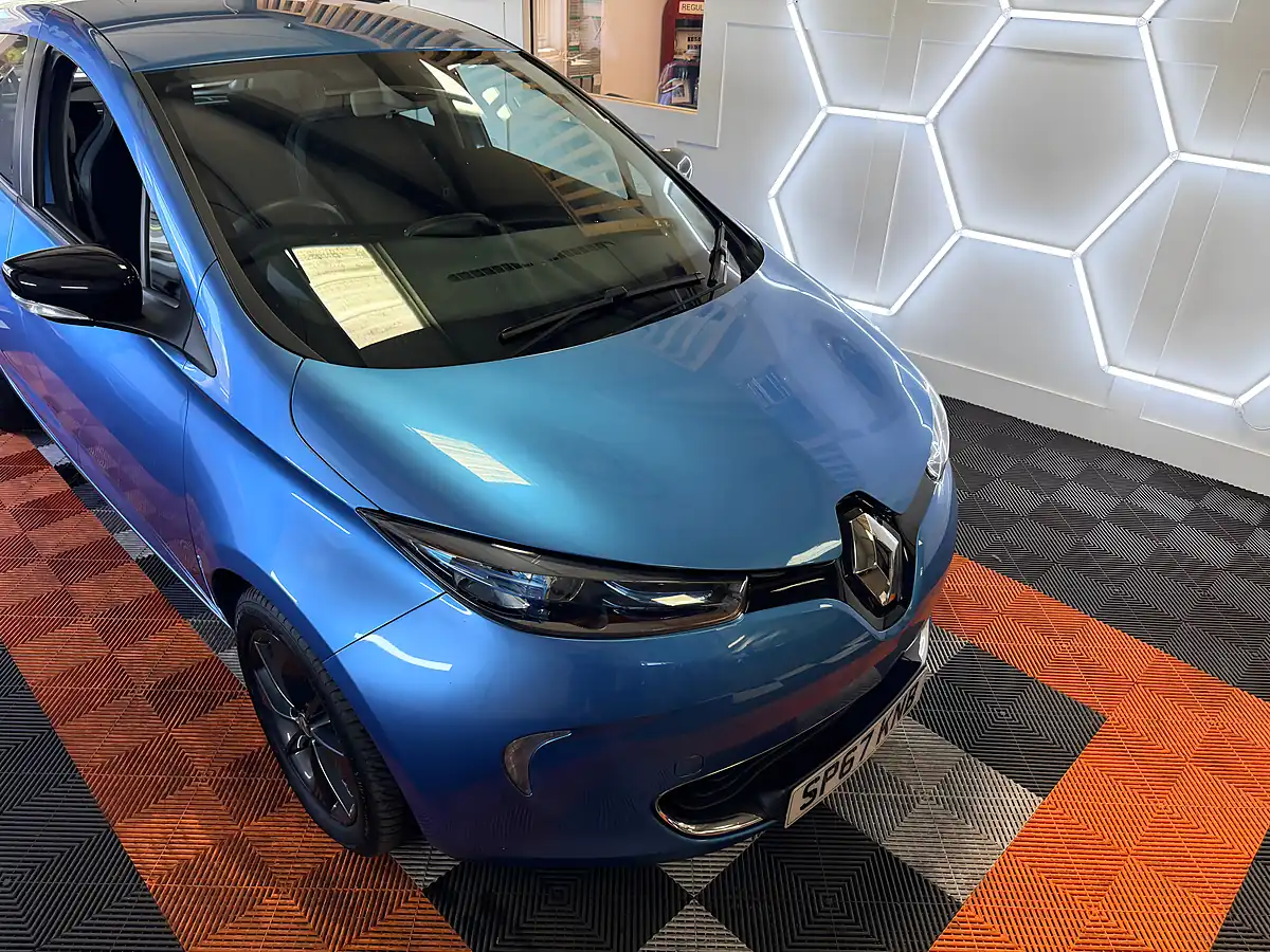 Used 2017 Renault Zoe Dynamique Nav Blue - Interior and Exterior details 8