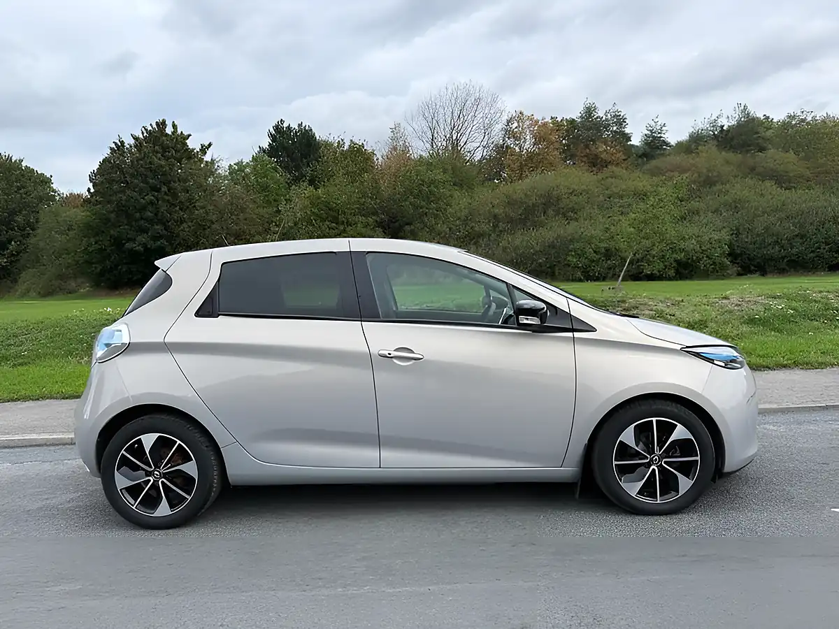 Used 2017 Renault Zoe Dynamique Nav Calico Grey - Front View