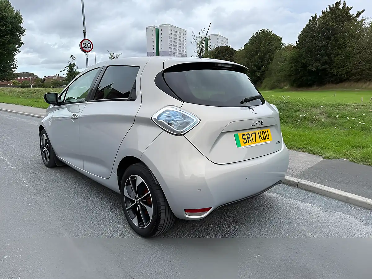 Used 2017 Renault Zoe Dynamique Nav Calico Grey - Interior and Exterior details 4