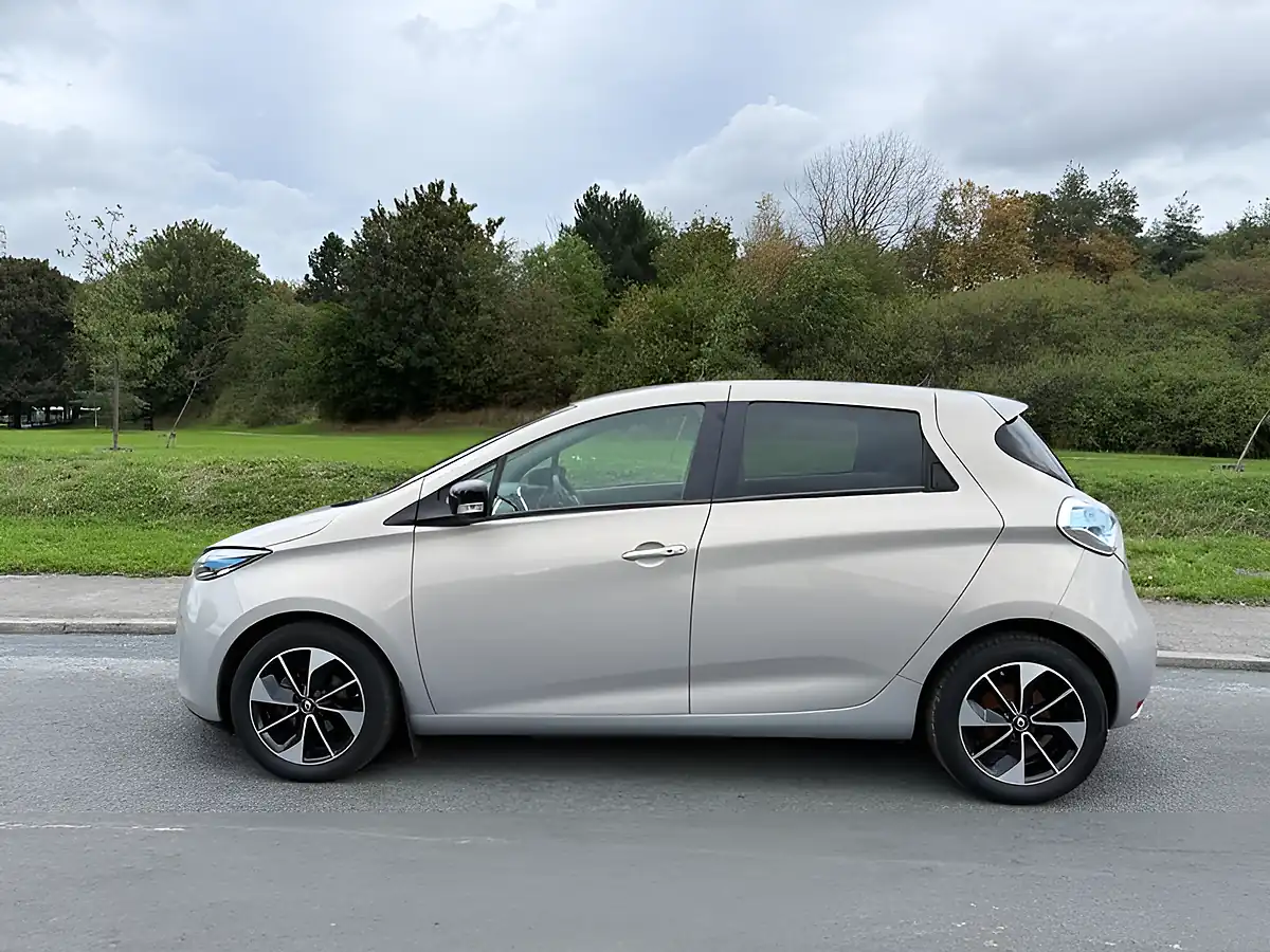 Used 2017 Renault Zoe Dynamique Nav Calico Grey - Interior and Exterior details 5