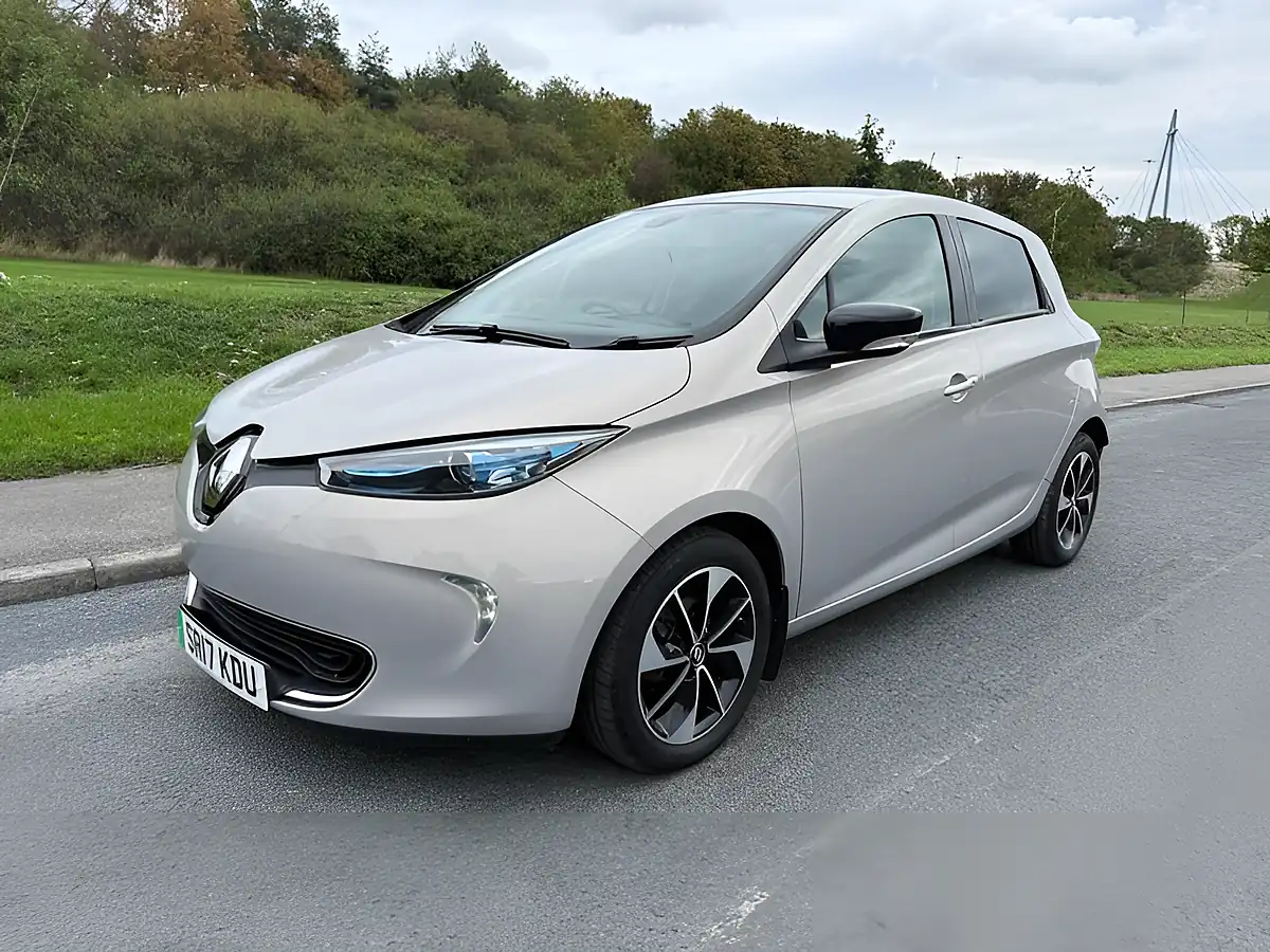 Used 2017 Renault Zoe Dynamique Nav Calico Grey - Interior and Exterior details 6