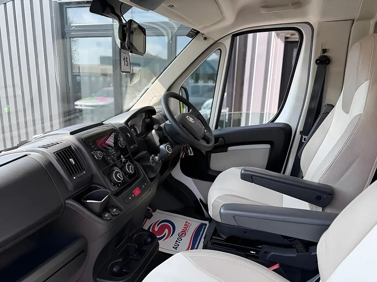 Used 2017 Roller Team Auto-Roller 746 White - Interior and Exterior details 17