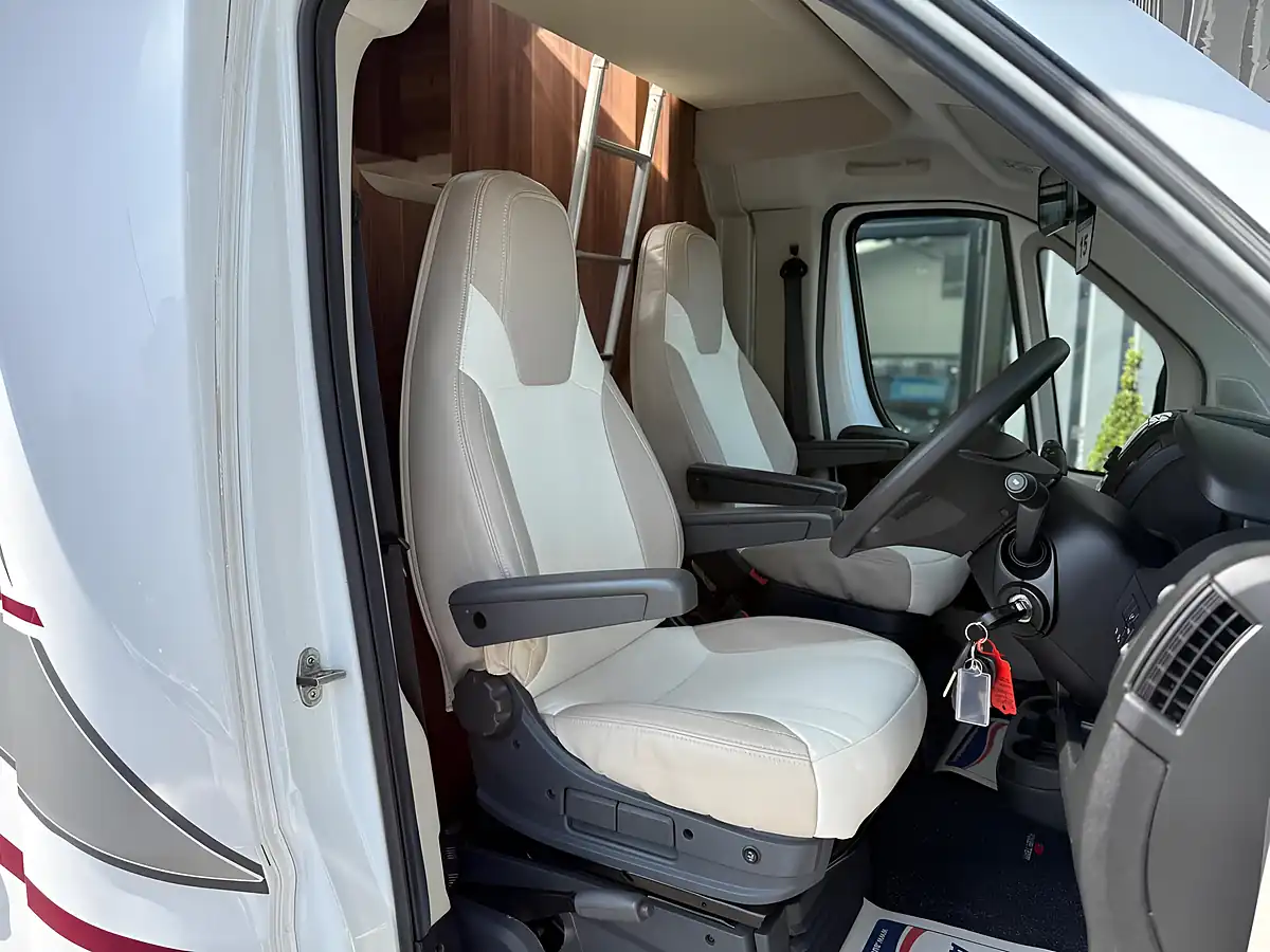 Used 2017 Roller Team Auto-Roller 746 White - Interior and Exterior details 5
