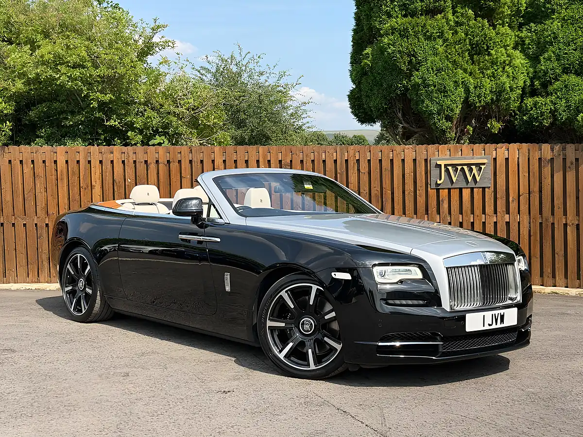 Used 2017 Rolls-Royce Dawn Convertible Black - Front View
