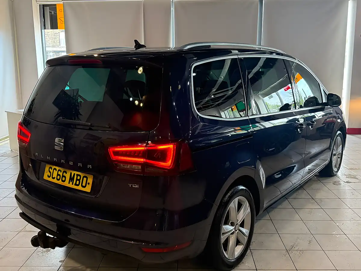 Used 2017 SEAT Alhambra Se Lux Blue - Interior and Exterior details 10