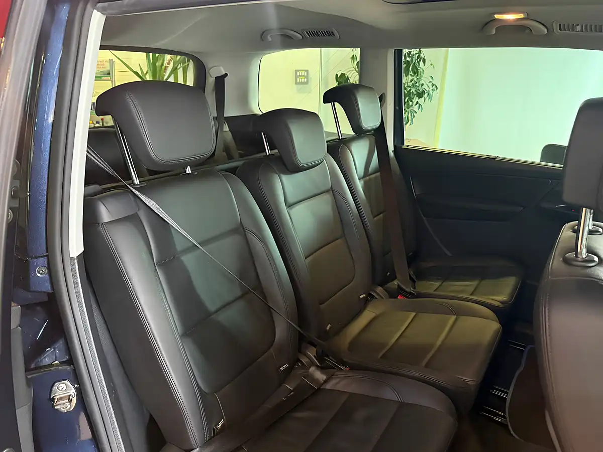 Used 2017 SEAT Alhambra Se Lux Blue - Interior and Exterior details 14