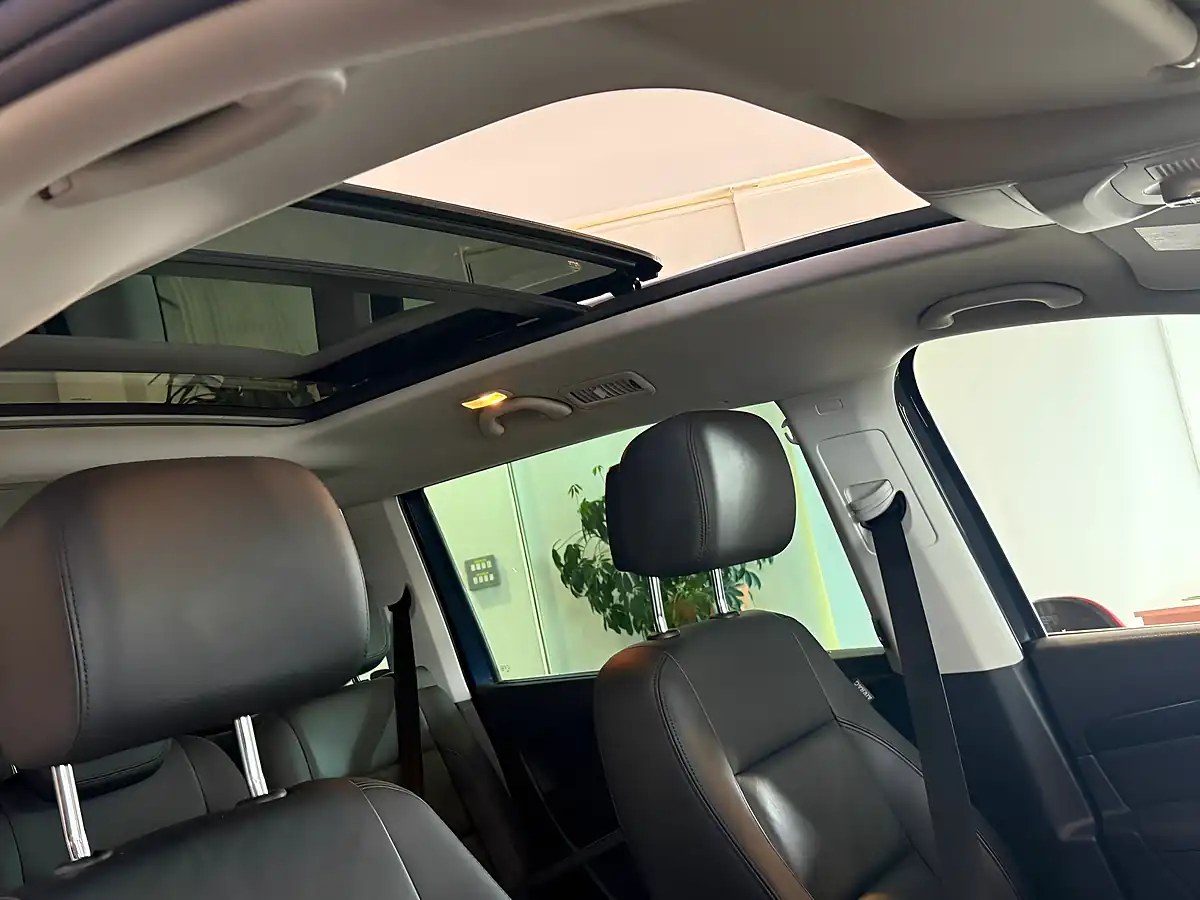 Used 2017 SEAT Alhambra Se Lux Blue - Interior and Exterior details 16