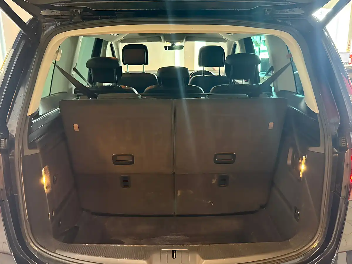Used 2017 SEAT Alhambra Se Lux Blue - Interior and Exterior details 8
