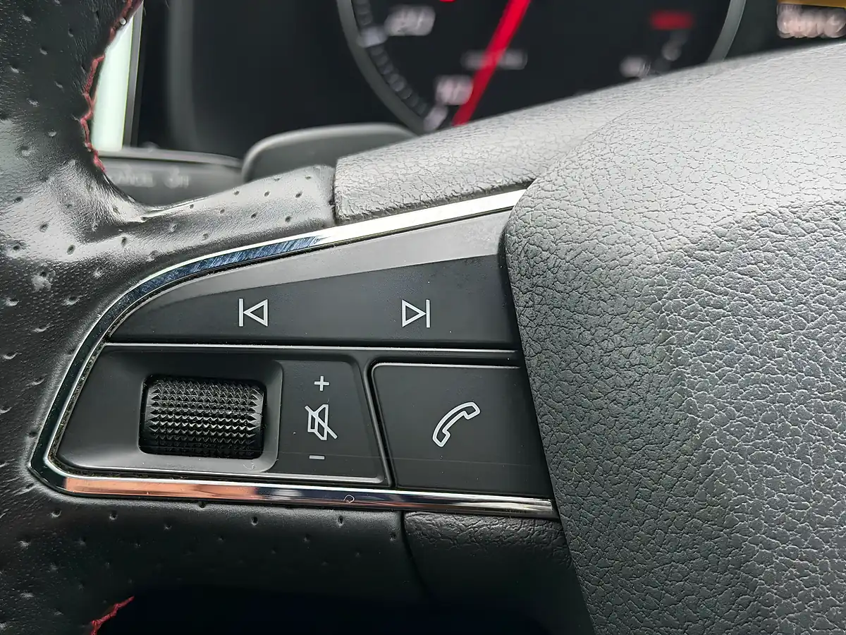 Used 2017 SEAT Ateca Fr White - Interior and Exterior details 17
