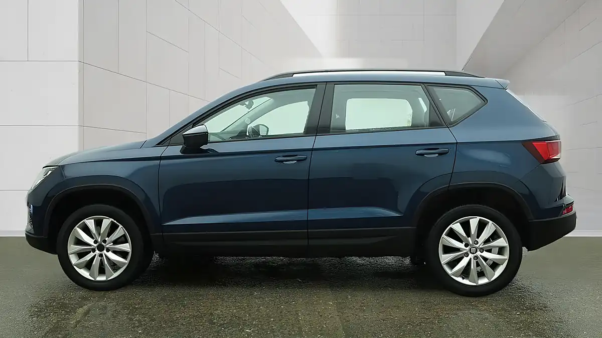 Used 2017 SEAT Ateca Se Blue - Interior and Exterior details 6