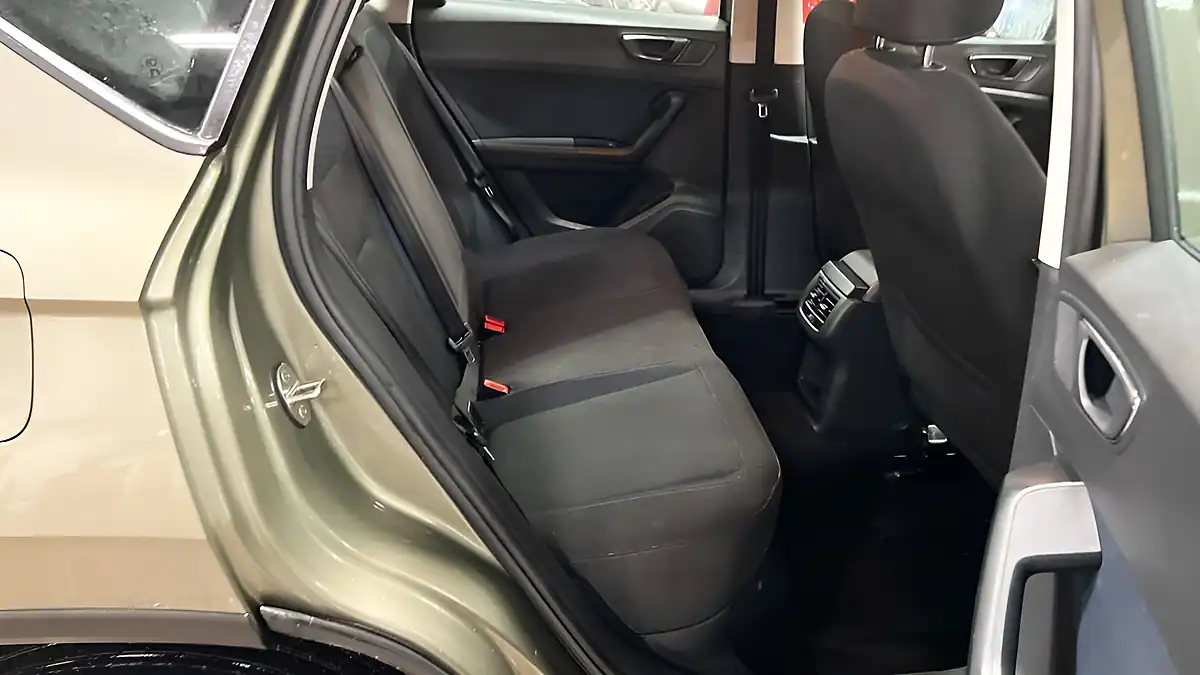 Used 2017 SEAT Ateca Se Green - Interior and Exterior details 10