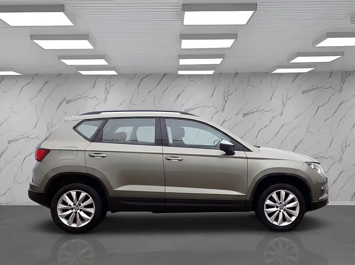 Used 2017 SEAT Ateca Se Green - Interior and Exterior details 6
