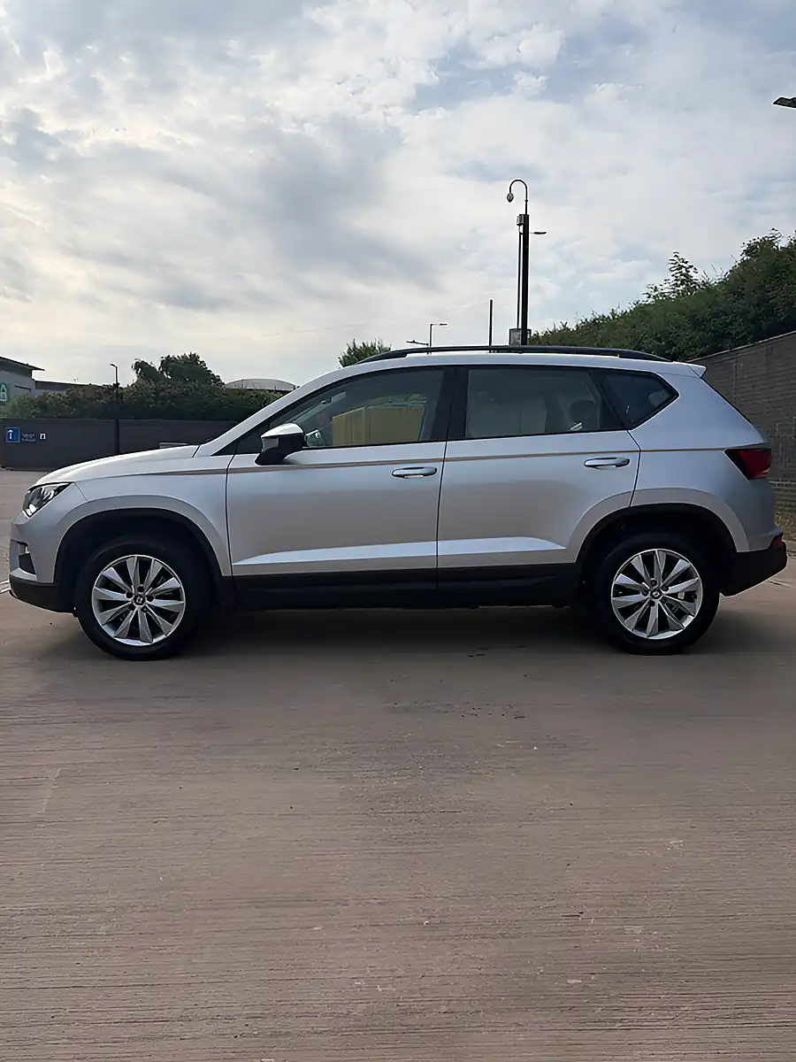 Used 2017 SEAT Ateca Se Silver - Interior and Exterior details 11