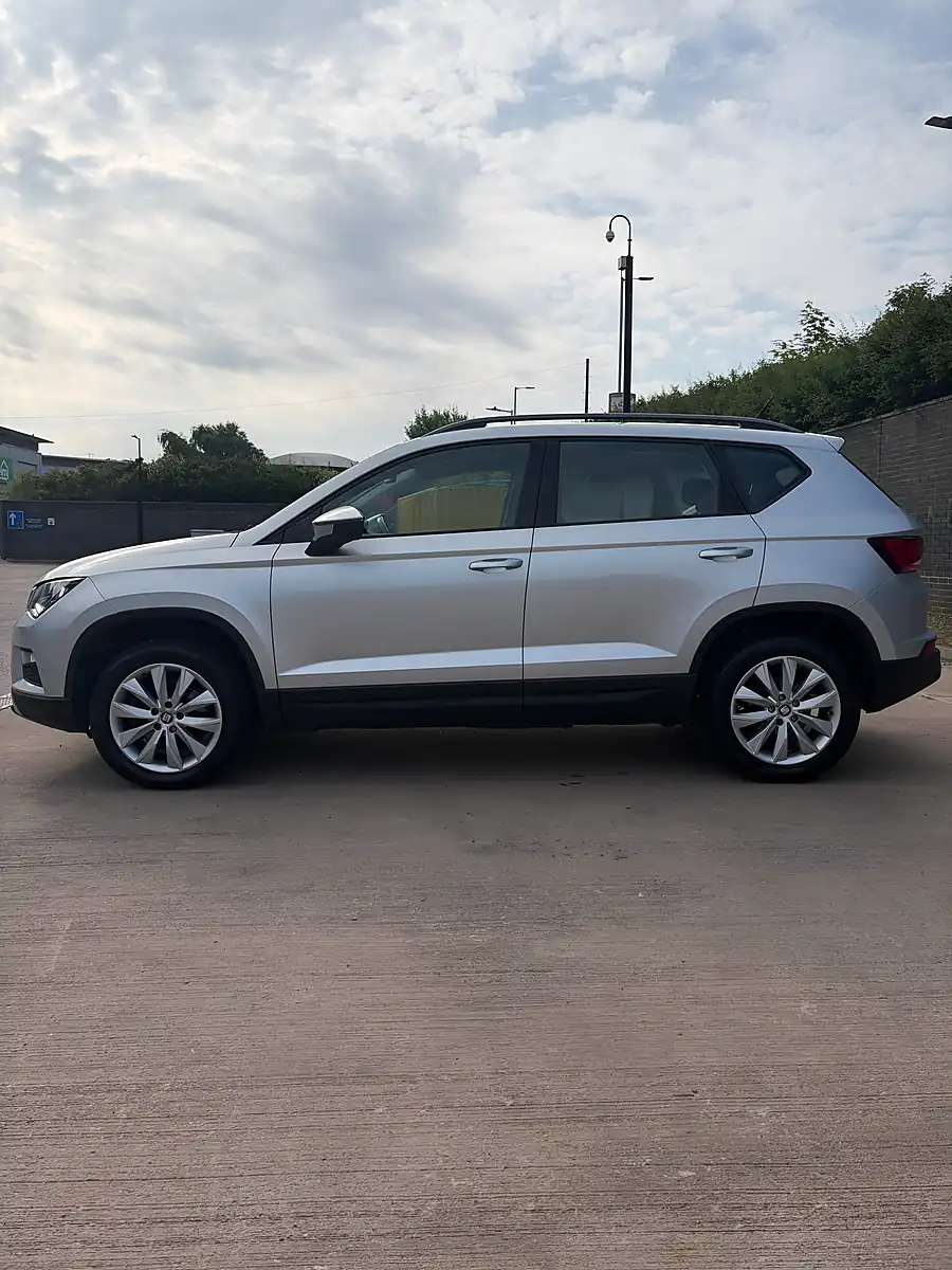 Used 2017 SEAT Ateca Se Silver - Interior and Exterior details 14