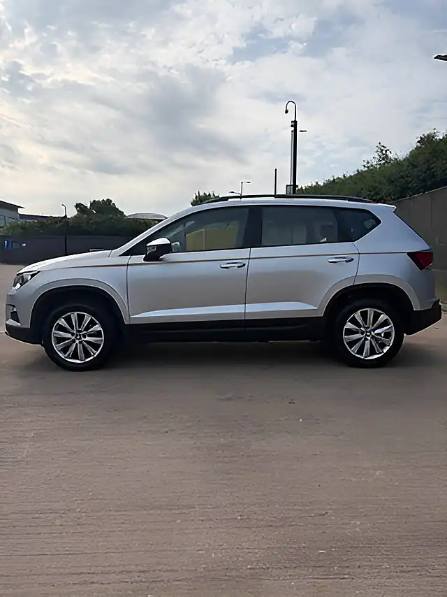 Used 2017 SEAT Ateca Se Silver - Interior and Exterior details 9