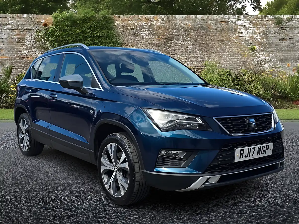 Used 2017 SEAT Ateca Se Technology Blue - Front View
