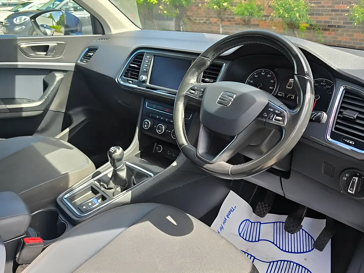 Used 2017 SEAT Ateca Se Technology Blue - Interior and Exterior details 11