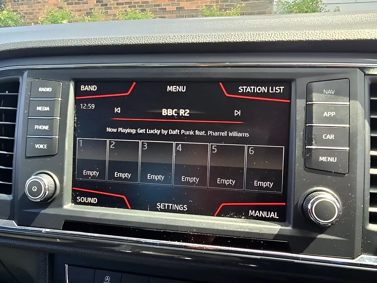 Used 2017 SEAT Ateca Se Technology Blue - Interior and Exterior details 14