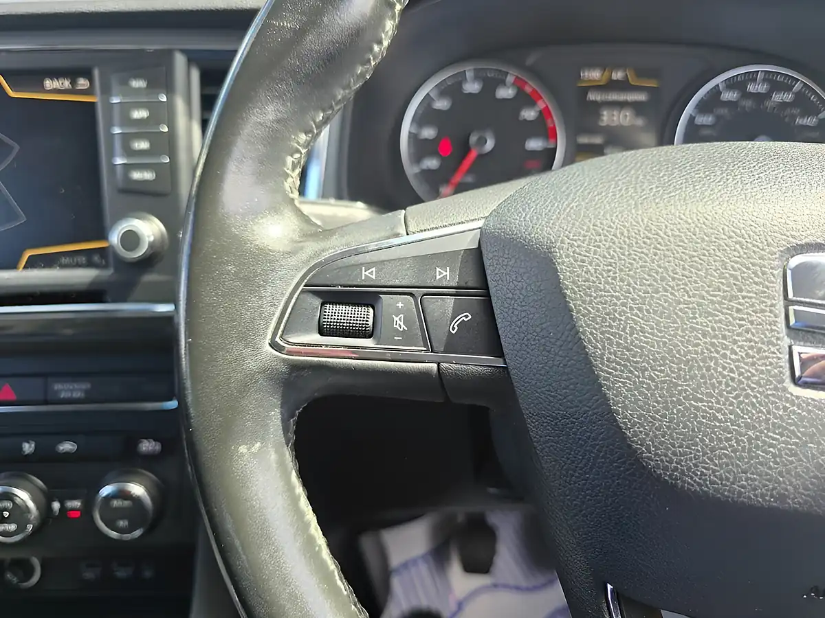 Used 2017 SEAT Ateca Se Technology Blue - Interior and Exterior details 19