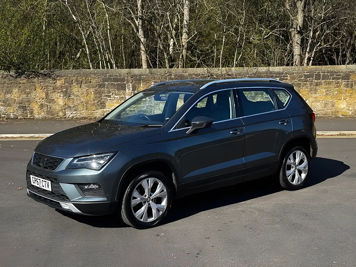 Used 2017 SEAT Ateca Se Technology Grey - Front View