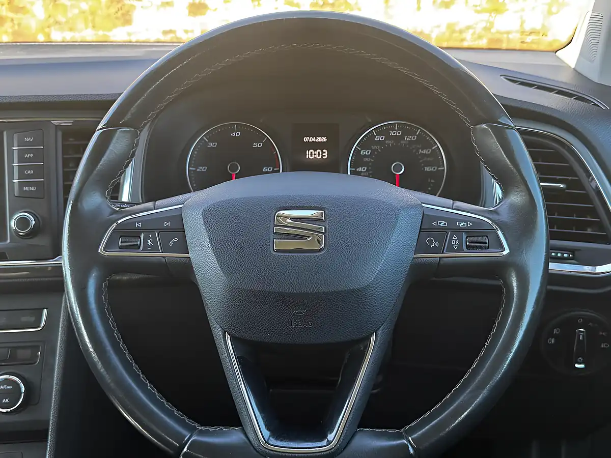 Used 2017 SEAT Ateca Se Technology Grey - Interior and Exterior details 4