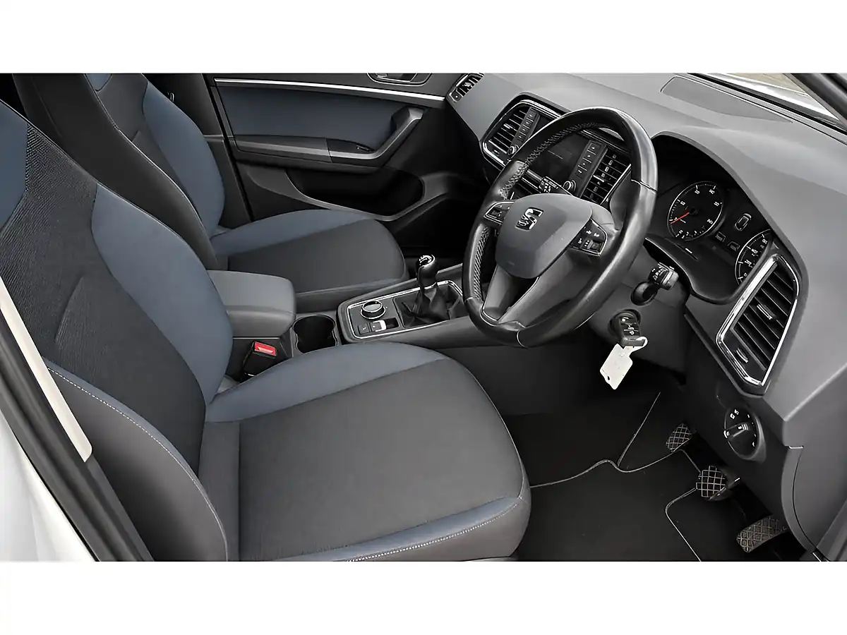 Used 2017 SEAT Ateca Se Technology White - Interior and Exterior details 2