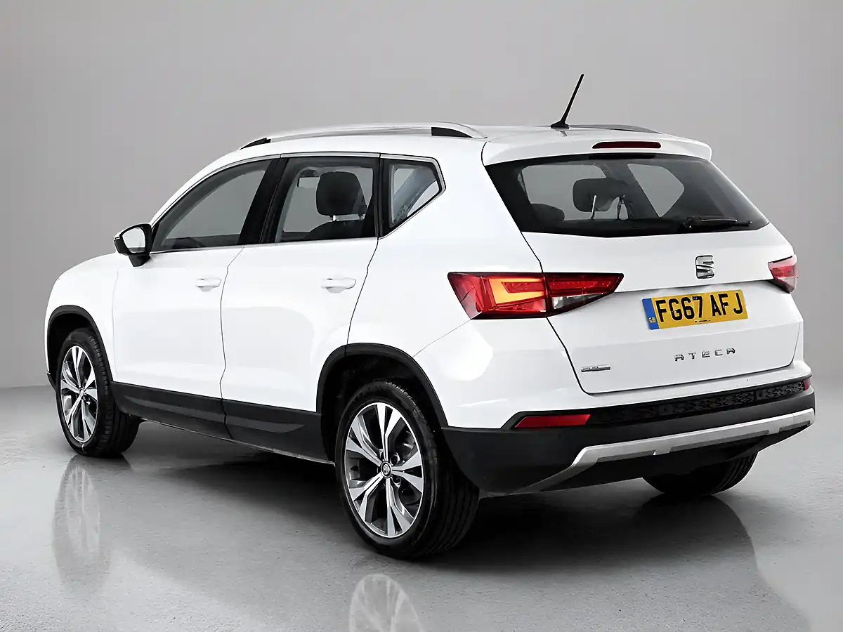 Used 2017 SEAT Ateca Se Technology White - Interior and Exterior details 4