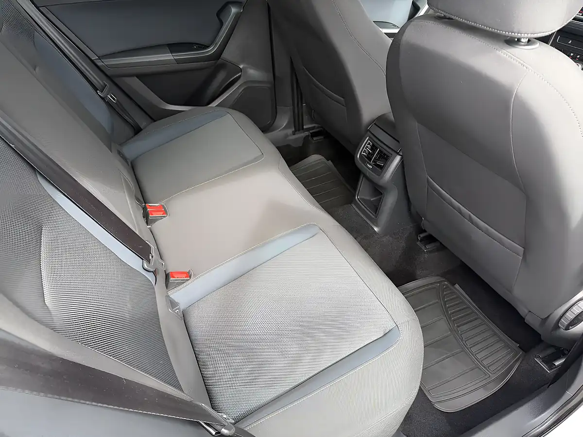 Used 2017 SEAT Ateca Se White - Interior and Exterior details 19
