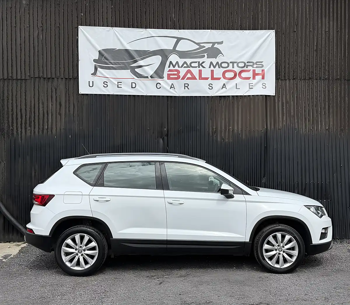 Used 2017 SEAT Ateca Se White - Interior and Exterior details 4