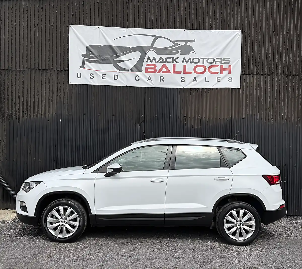 Used 2017 SEAT Ateca Se White - Interior and Exterior details 8