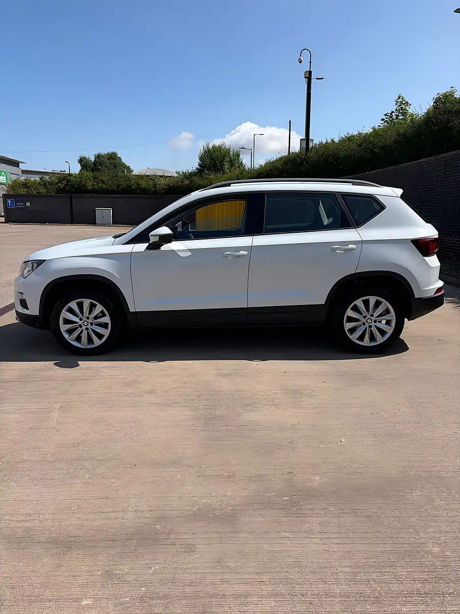 Used 2017 SEAT Ateca Se White - Interior and Exterior details 2