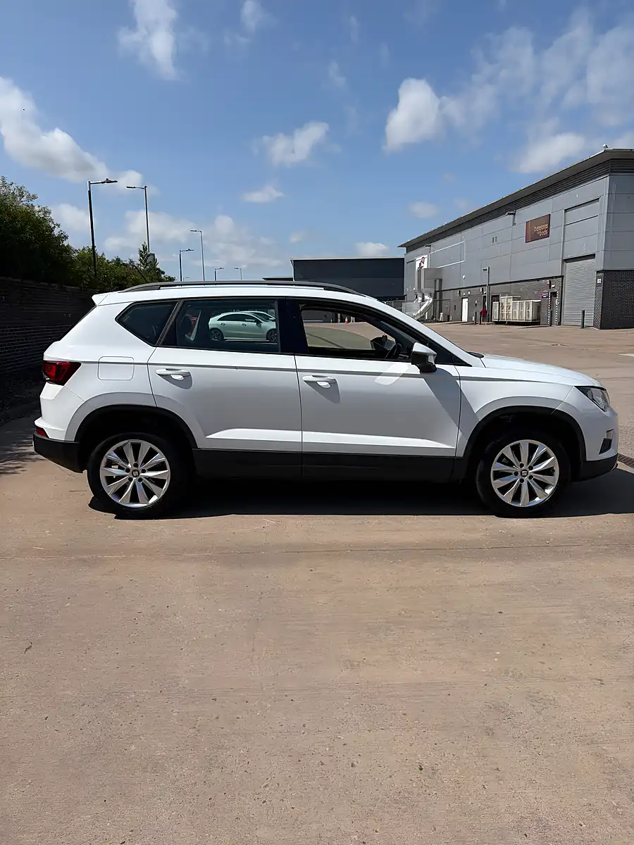 Used 2017 SEAT Ateca Se White - Interior and Exterior details 6