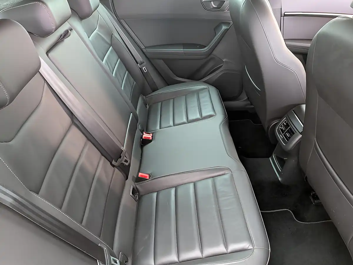 Used 2017 SEAT Ateca Xcellence 4Drive Silver - Interior and Exterior details 18