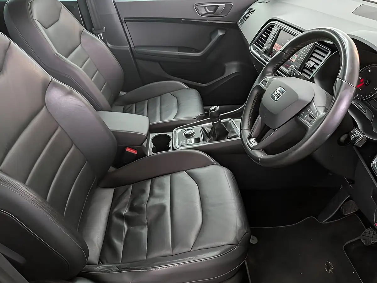 Used 2017 SEAT Ateca Xcellence 4Drive Silver - Interior and Exterior details 9