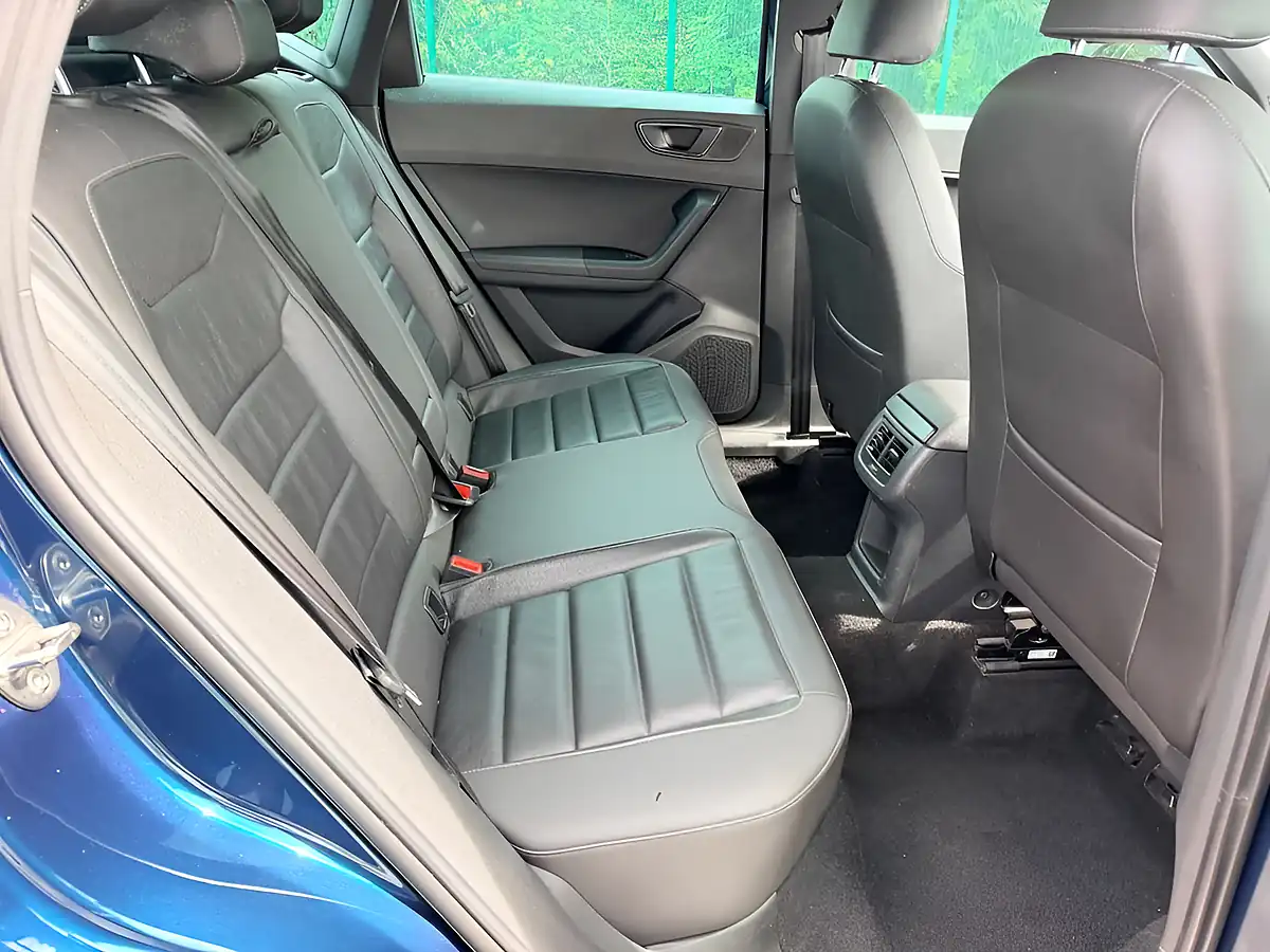 Used 2017 SEAT Ateca Xcellence Blue - Interior and Exterior details 14