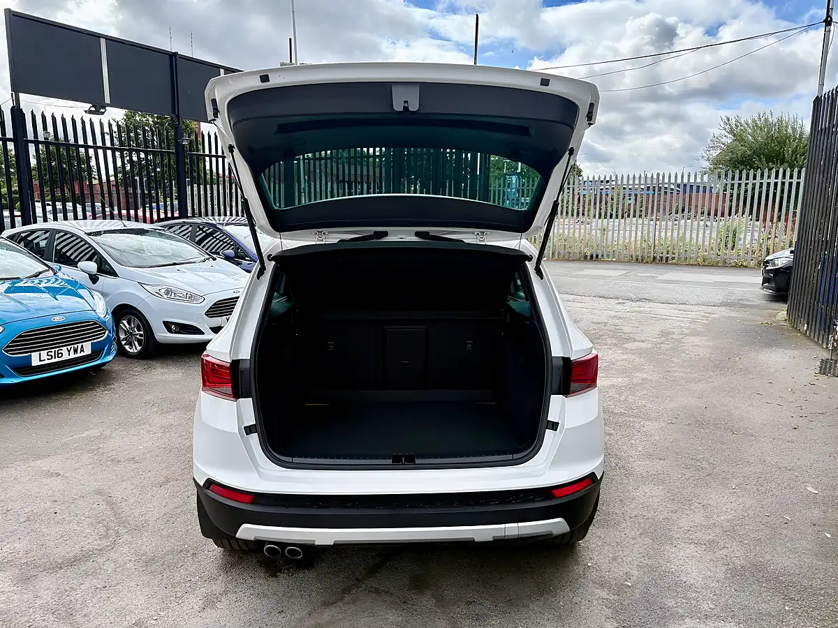 Used 2017 SEAT Ateca Xcellence Nevada White - Interior and Exterior details 15