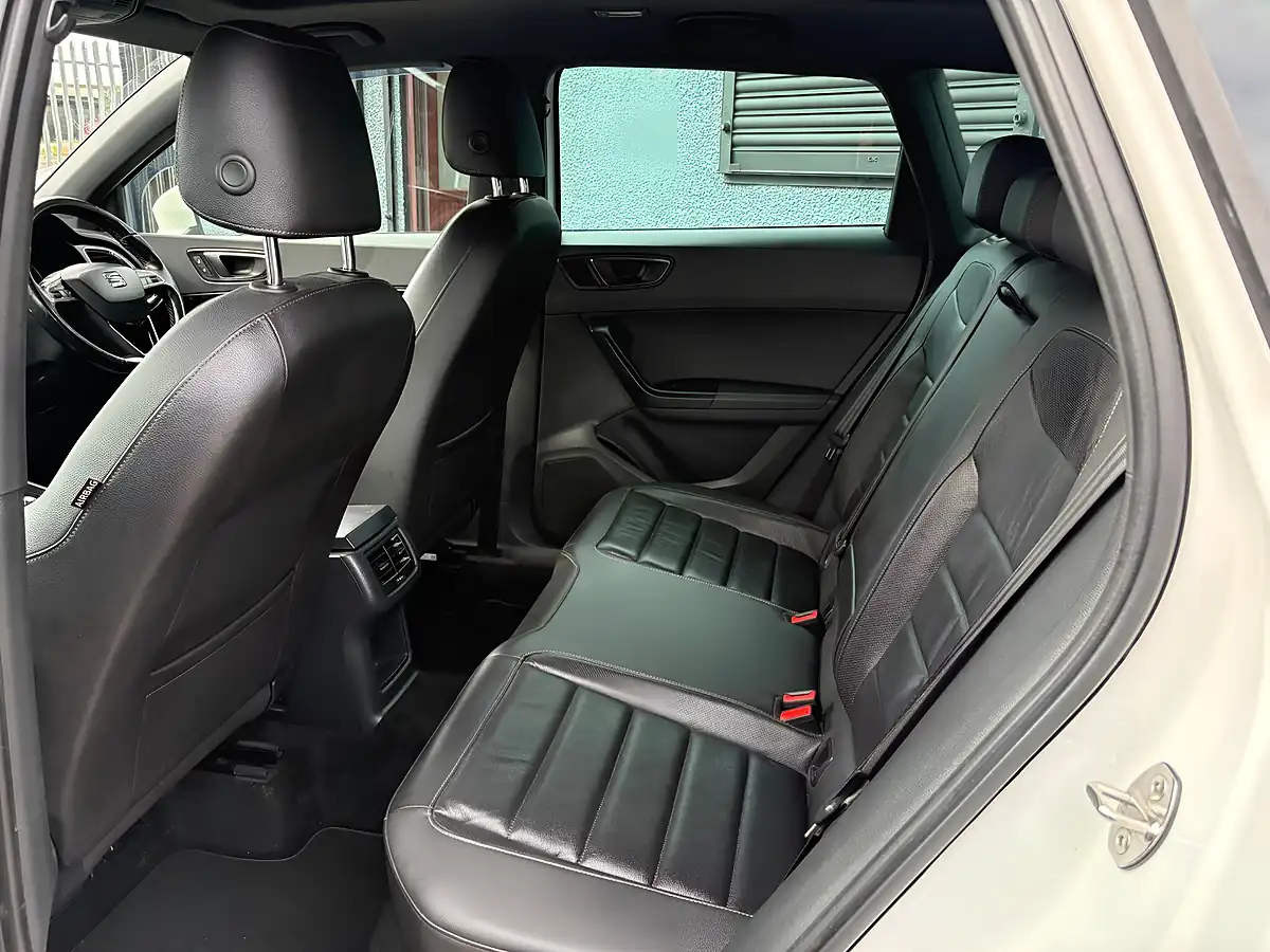 Used 2017 SEAT Ateca Xcellence Nevada White - Interior and Exterior details 7