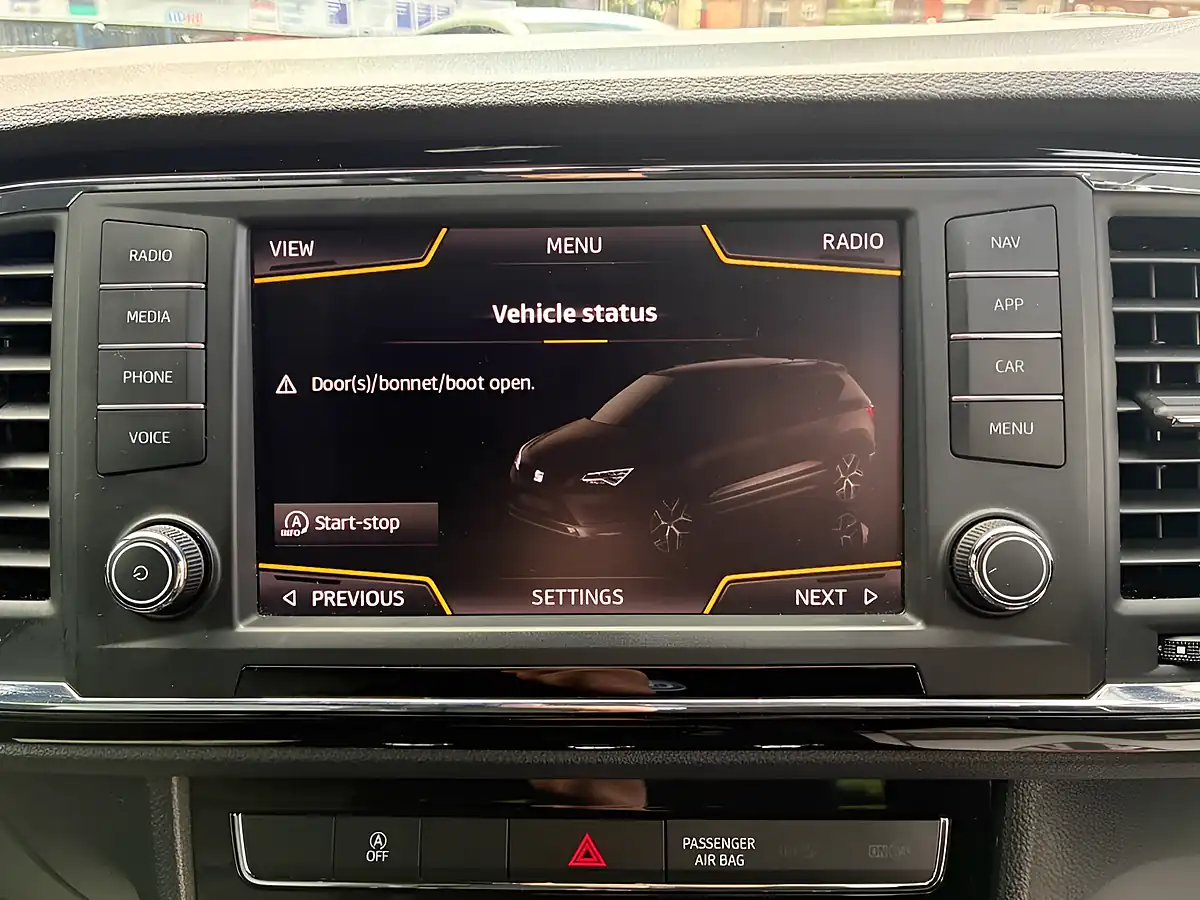 Used 2017 SEAT Ateca Xcellence Silver - Interior and Exterior details 15