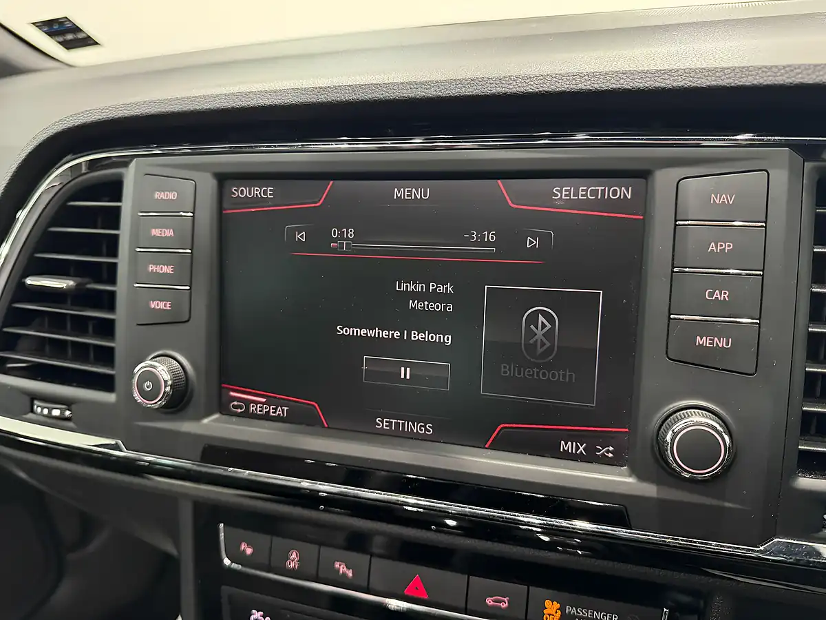 Used 2017 SEAT Ateca Xcellence Silver - Interior and Exterior details 15
