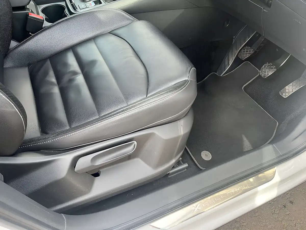 Used 2017 SEAT Ateca Xcellence White - Interior and Exterior details 7