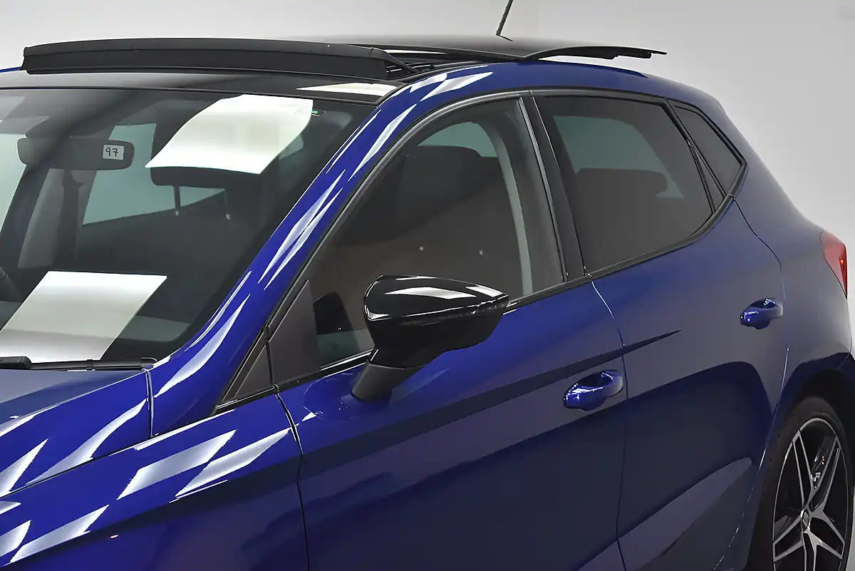 Used 2017 SEAT Ibiza Fr Blue - Interior and Exterior details 8