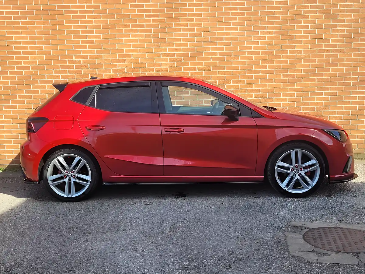 Used 2017 SEAT Ibiza Fr Red - Interior and Exterior details 8