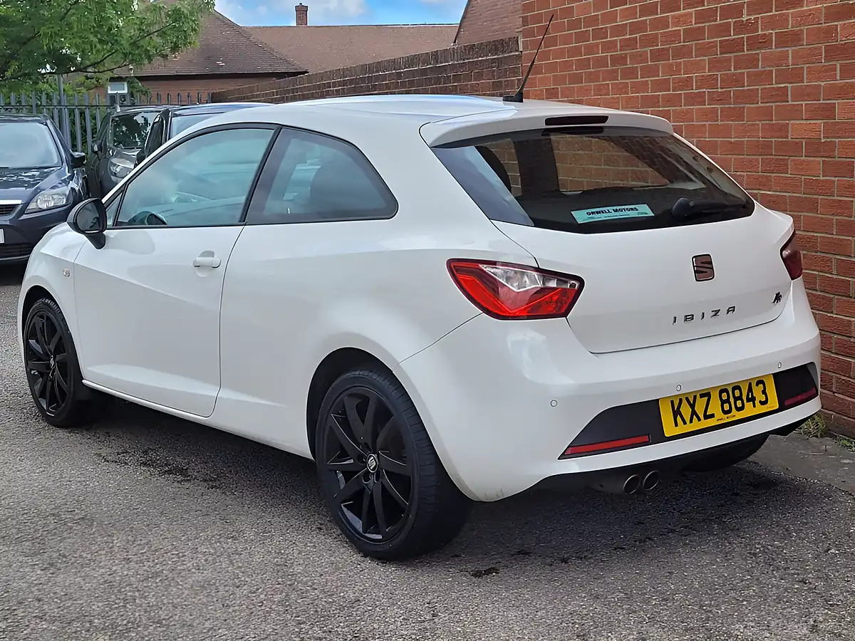 Used 2017 SEAT Ibiza Fr Sport White - Interior and Exterior details 4