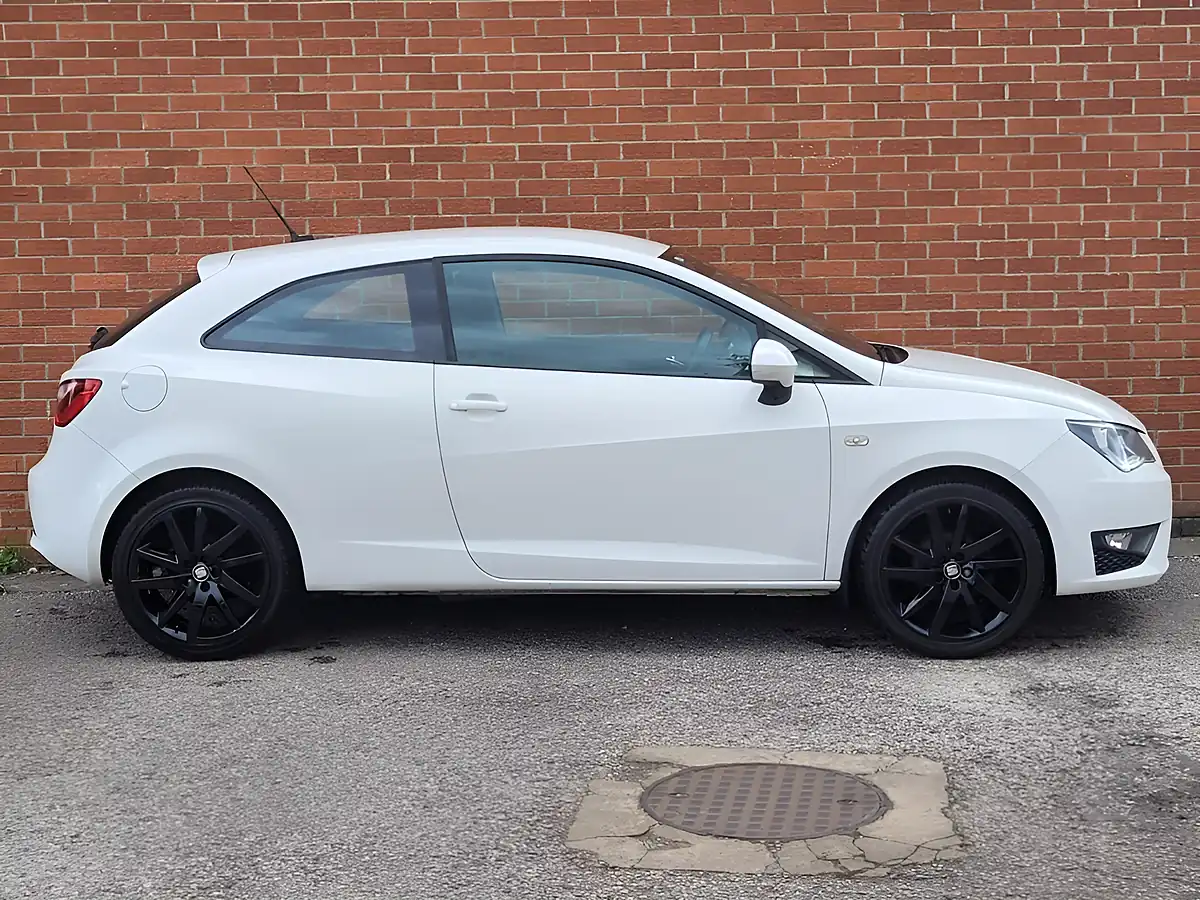 Used 2017 SEAT Ibiza Fr Sport White - Interior and Exterior details 8