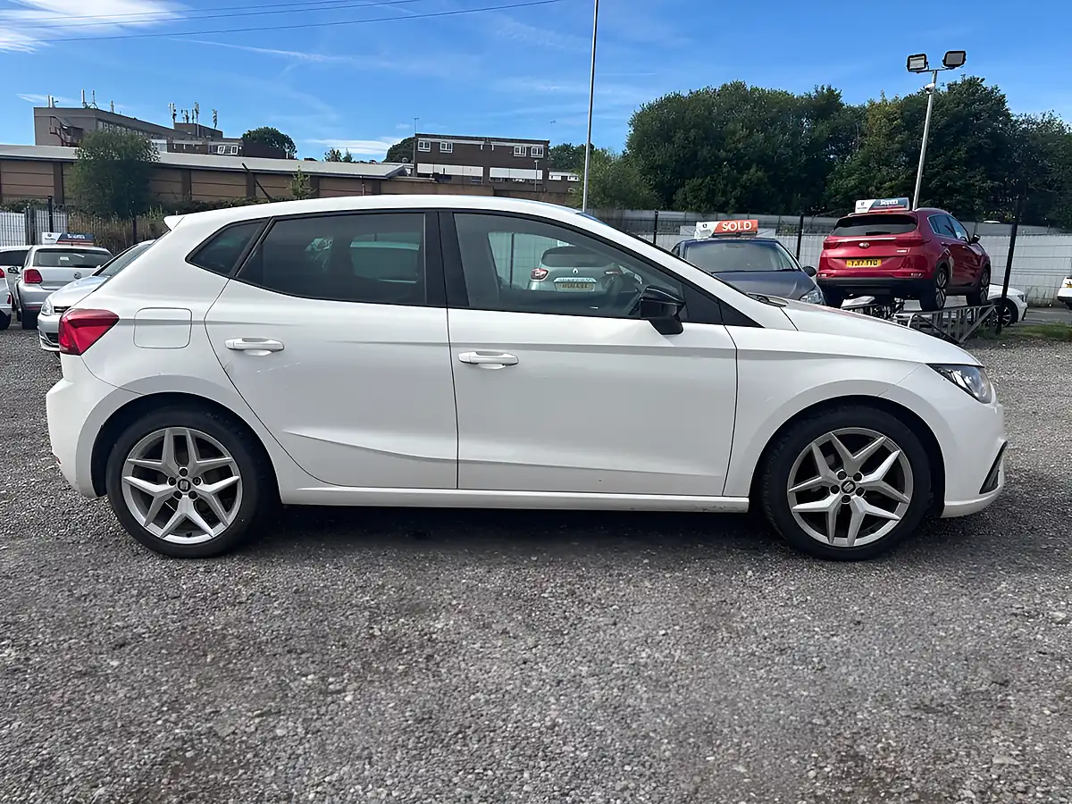 Used 2017 SEAT Ibiza Fr White - Interior and Exterior details 3